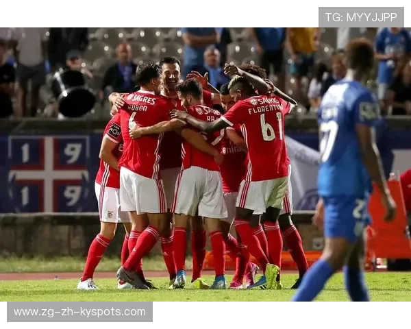 主场的力量：本菲卡凭借团队配合拿下宝贵三分，现场气氛热烈